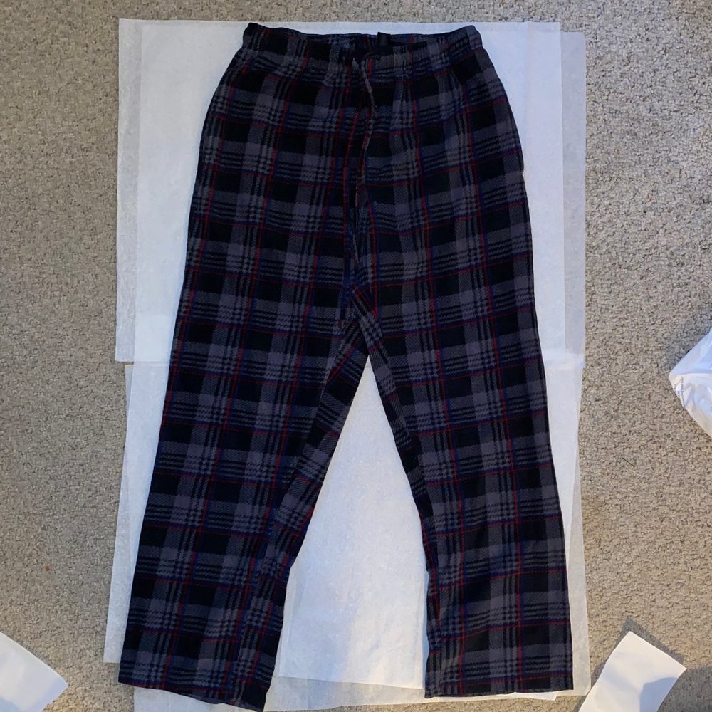 ⚫️dark plaid pajamas⚫️